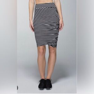 Lululemon Striped Anytime Skirt Black And White Bodycon Size 8
